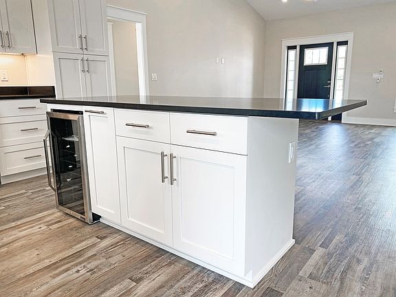 5th image of 200 Sea Haven Dr