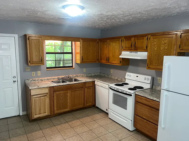 106 Jersey Dr — Photo 10