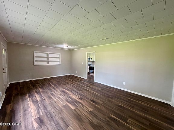 4th image of 3023 Clearmont Rd