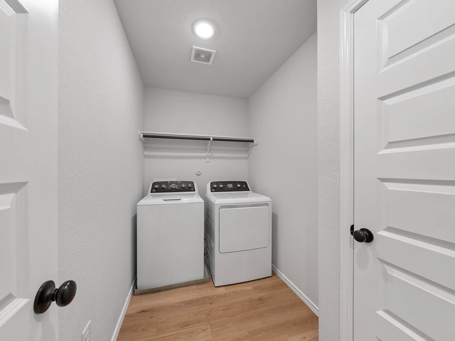 4 bed, 2.5 bath, 2174 sqft, $1,895 — Photo 4