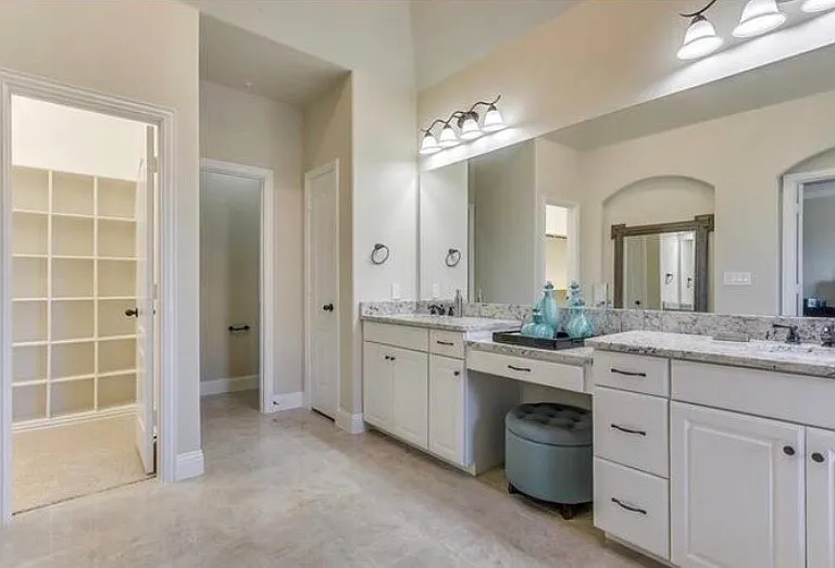 580 Hampshire Dr — Photo 13