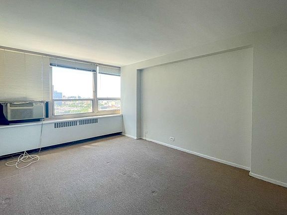 3rd image of 3950 N Lakeshore Dr #1325E