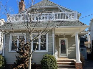 11 S Hanover Ave, Margate, NJ 08402