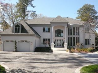 813 Riverside Dr, Newport News, VA