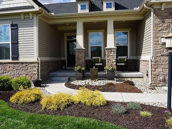 3rd image of 4017 Chatsworth Dr