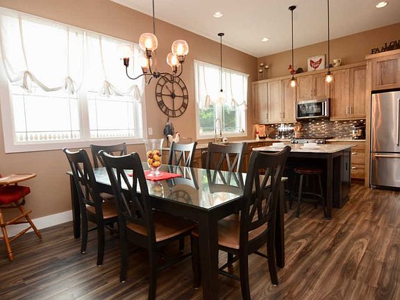 5th image of 119 Goldfinch Ln