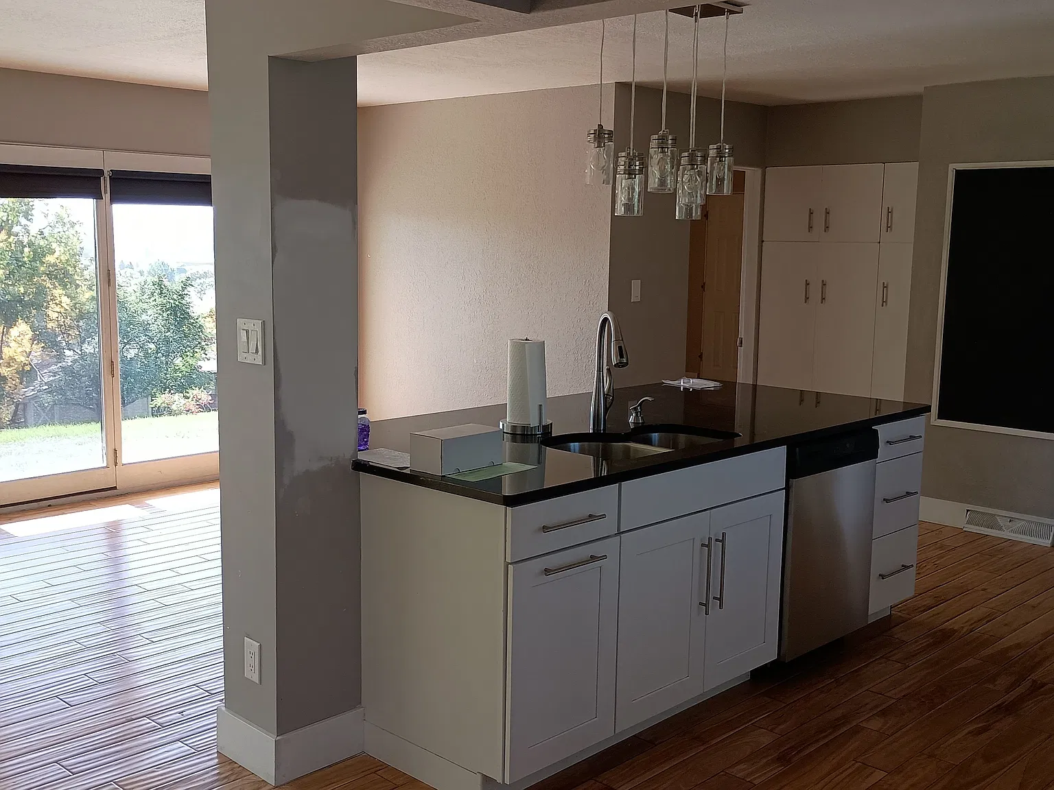 3 bed, 2.0 bath, $2,300 — Photo 3