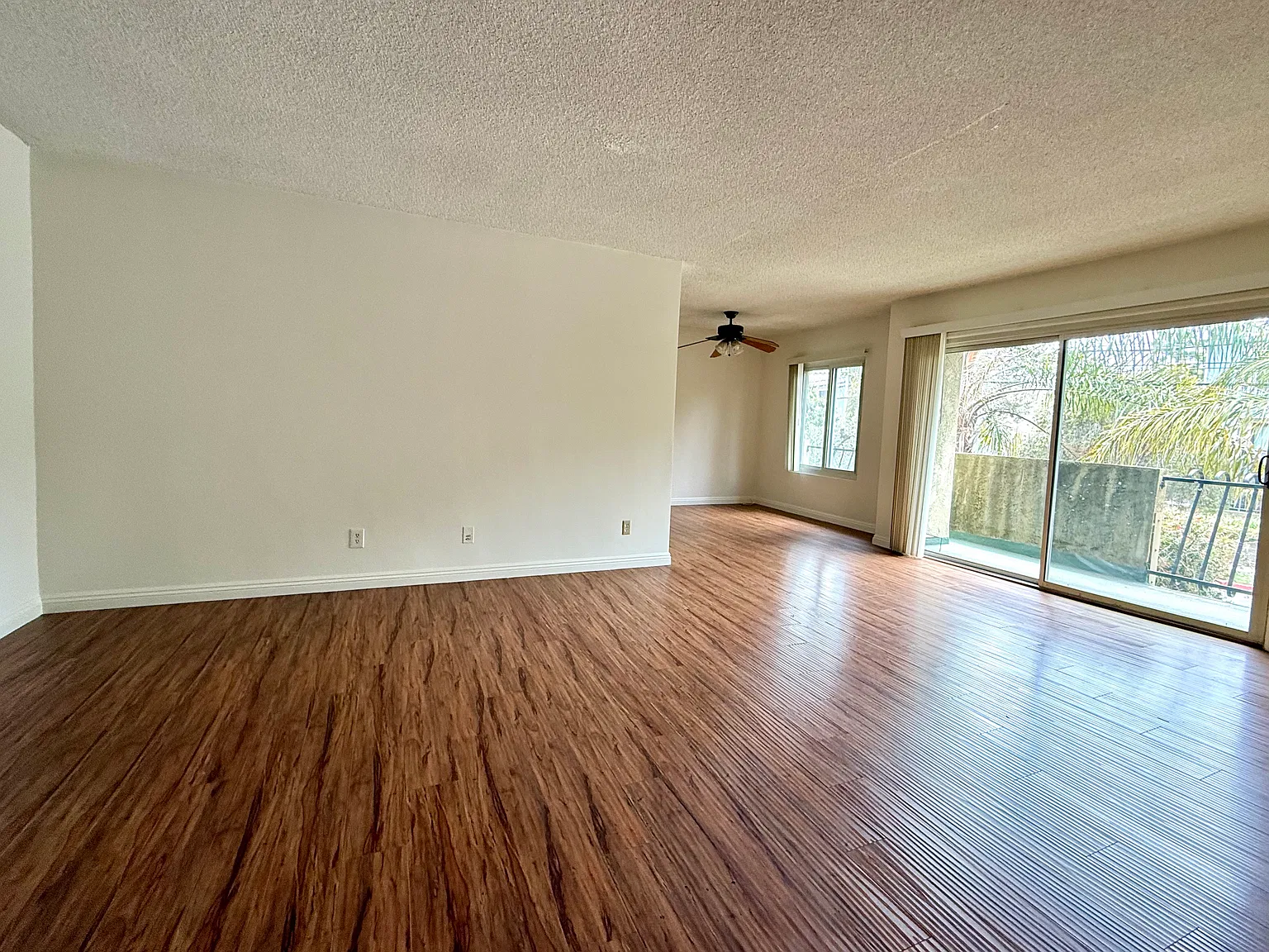 1 bed, 900 sqft, $2,500 — Photo 3