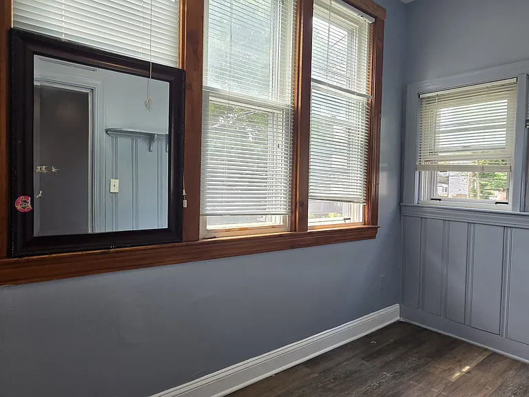 541 Bennington St #1 — Photo 15