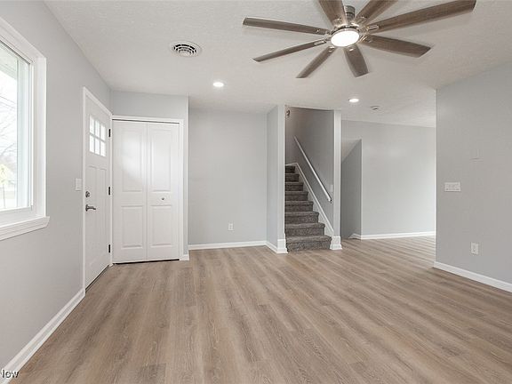 3rd image of 3834 Cambridge Ave