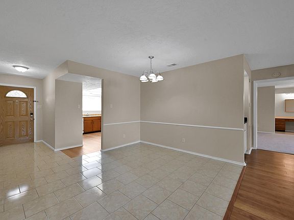 Dining room.