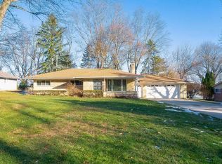 265 Rochdale Dr S, Rochester Hills, MI 48309