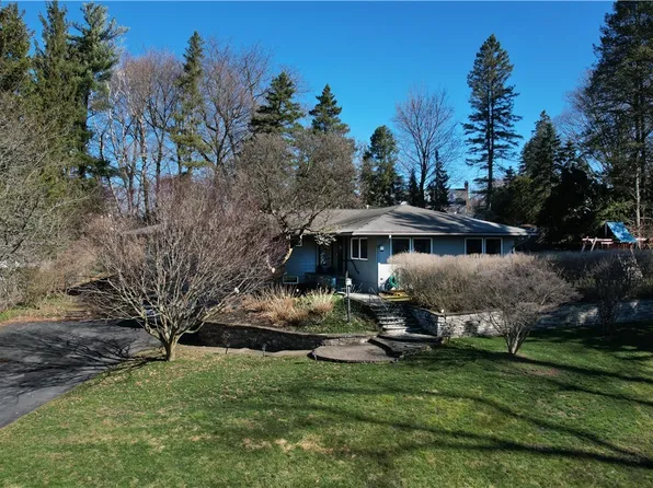 4 Southgate Rd, Fayetteville, NY 13066