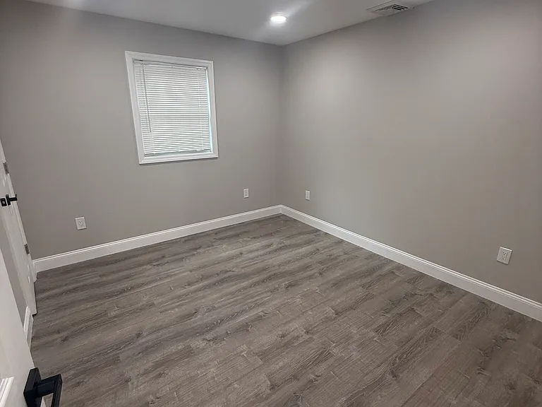 685 Violet Ave #1 — Photo 16