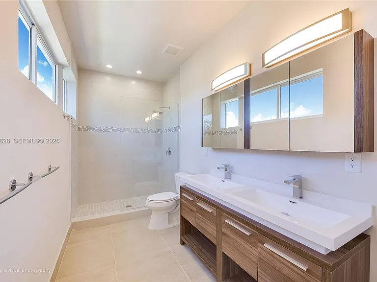 7701 SW 95th Ter #1 — Photo 17