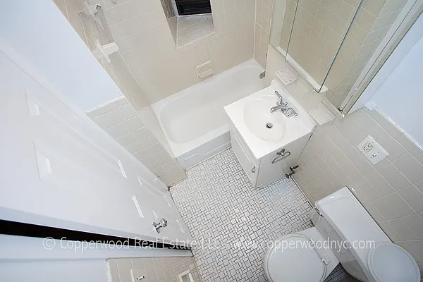 Rented by Copperwood Real Estate | media 8