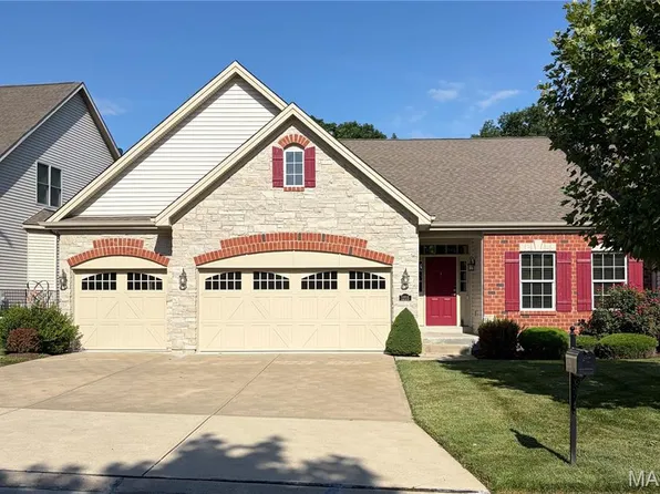 1215 Silver Fern Dr, Lake Saint Louis, MO 63367