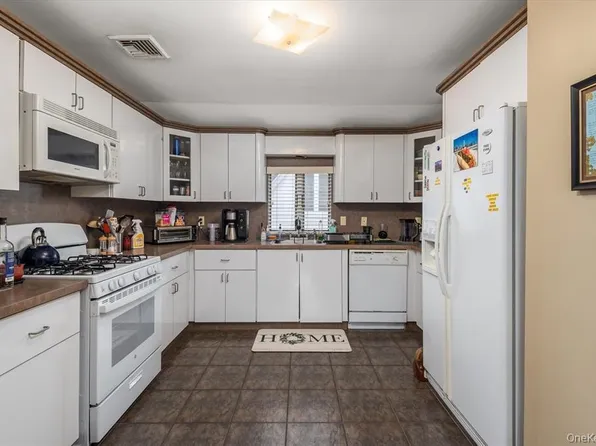 161-36 95th Street image 8 of 27