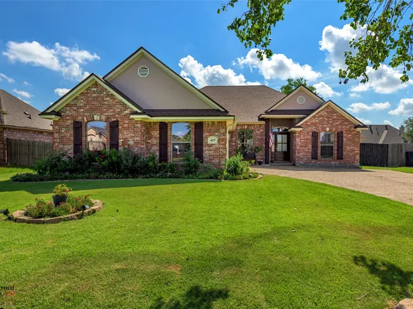 419 Half Moon Ln, Bossier City, LA 71111