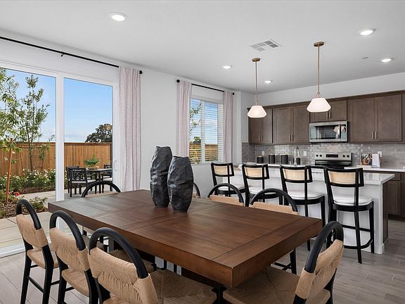 SAC_Dining-Area_4319-Tribute-Ln