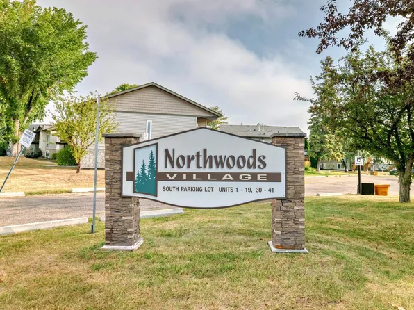 8 Northwoods Vlg NW, Edmonton, AB T5X 1T2