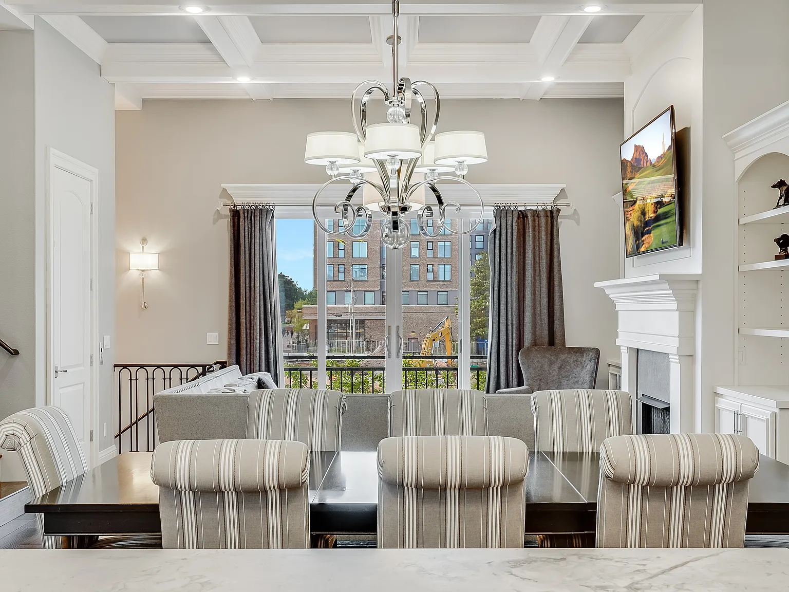 3 bed, 3.5 bath, 2383 sqft, $5,750 — Photo 3