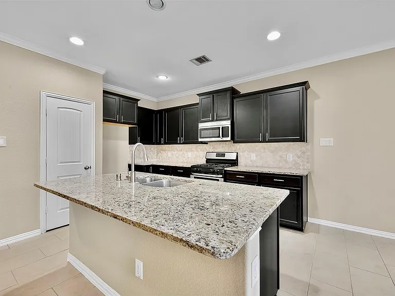 3515 Big Hickory Ct — Photo 11