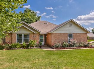 984 S Regency Dr, Springdale, AR 72701