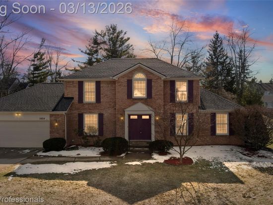 2824 Hunter Heights Dr, West Bloomfield, MI 48324