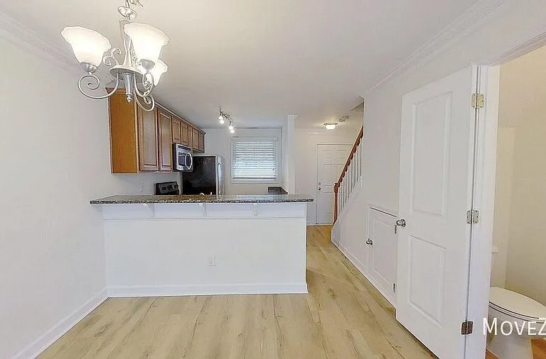 1336 Green Oaks Ln #E — Photo 9