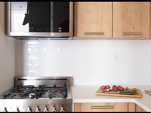 4th image of 517 W 45th St #41C