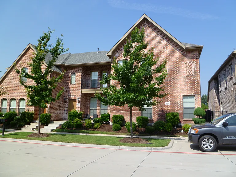 5547 Cecina Dr — Photo 1