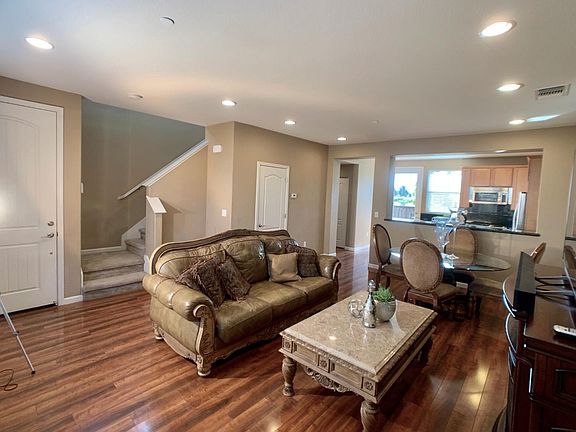 3rd image of 1145 Jasmine Way
