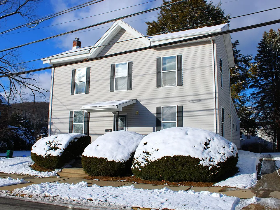 975 Church St