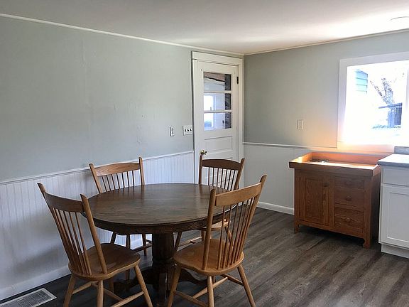 2nd image of 109 Miner St