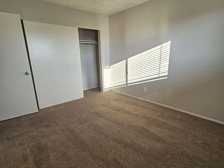Del Mar Apartment Homes — Photo 36