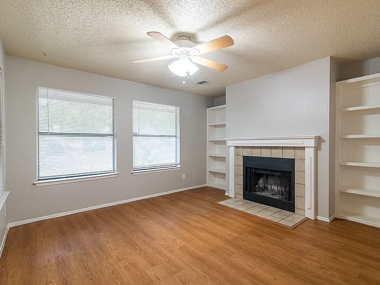2906 Jadewood Ct #B — Photo 3