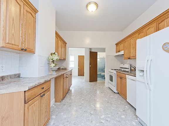 4th image of 1820 Astoria Park S #2