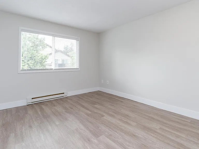 579 Rosehill St — Photo 16