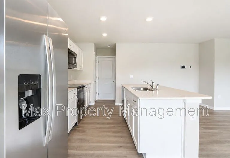 4173 Easton St — Photo 8