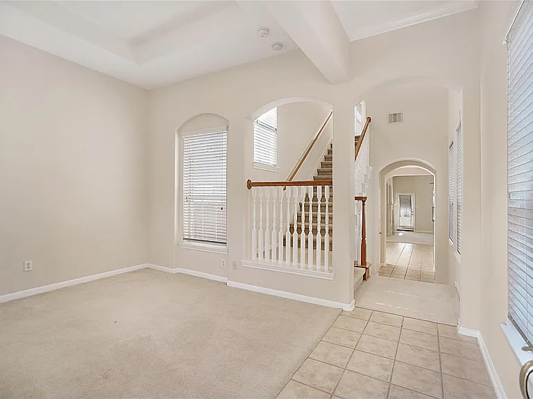 111 Zephyr Bend Pl — Photo 6