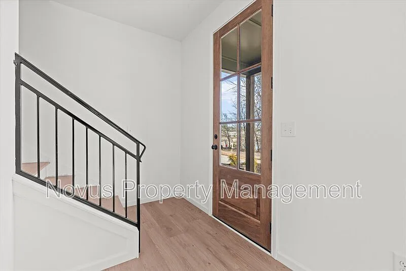 3 bed, 2.5 bath, $1,995 — Photo 2
