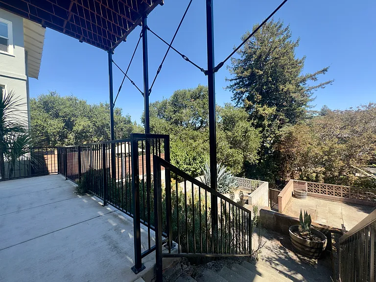 914 Everett Ave — Photo 43