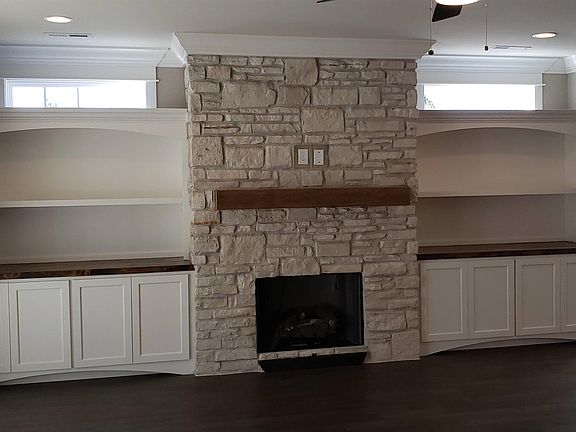 3rd image of 2112 White Poplar Ct