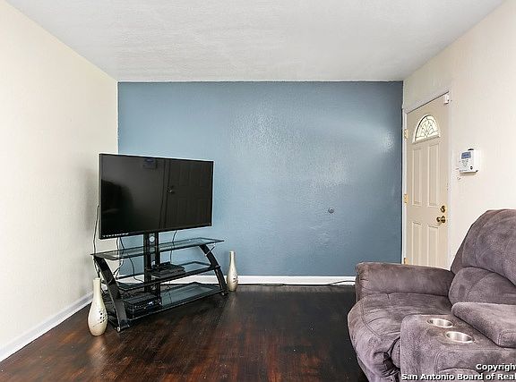 5th image of 502 Aviation Ave