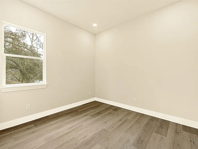 704 Savonna — Photo 13