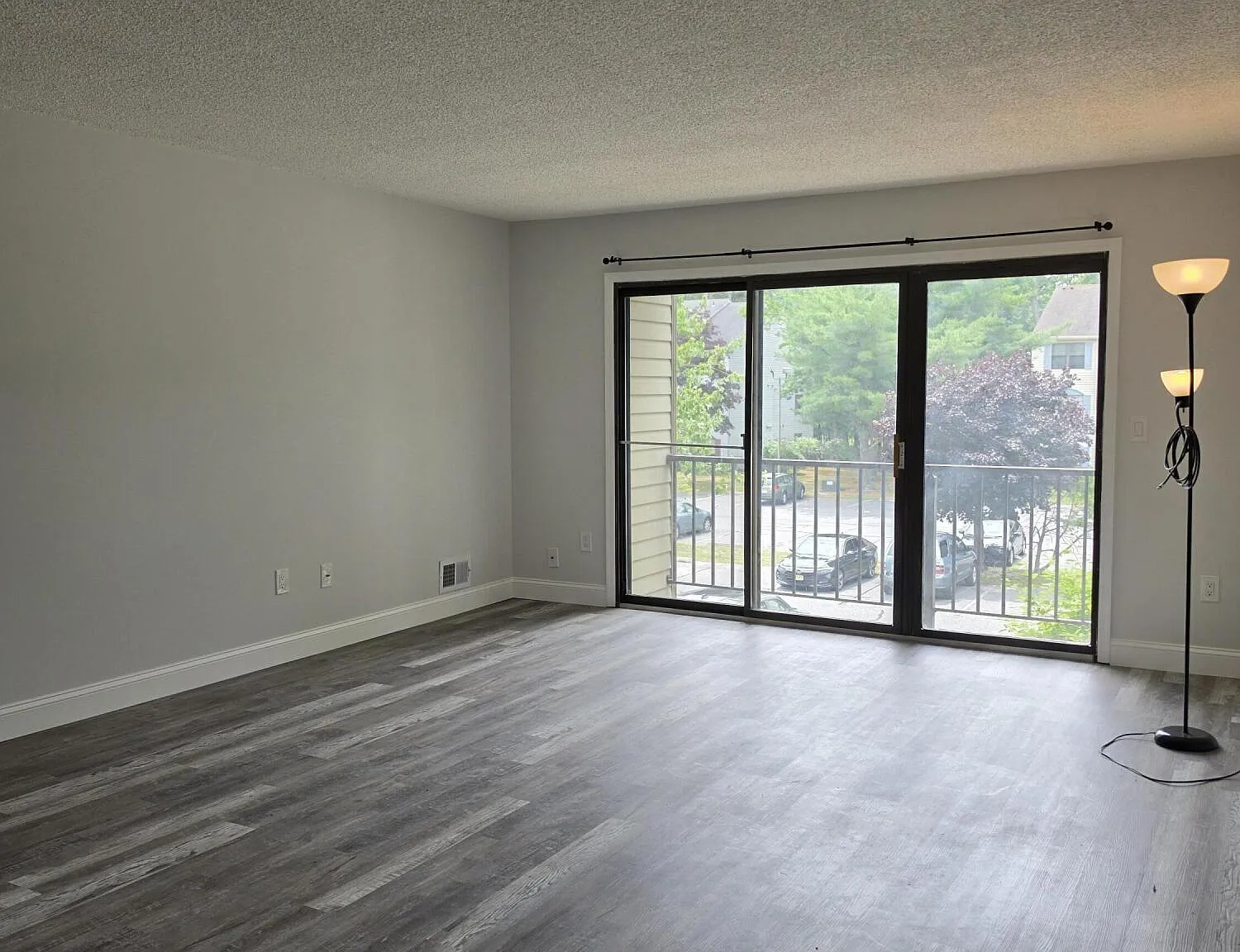 2 bed, 1110 sqft, $1,800 — Photo 3