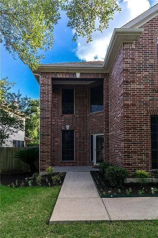 3 bed, 2.5 bath, 3074 sqft, $3,500 — Photo 3