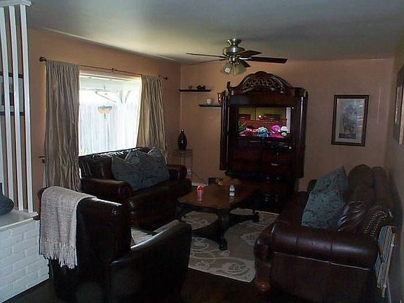 4th image of 9164 Rosewood Dr