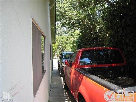 Driveway to street from 2nd unit